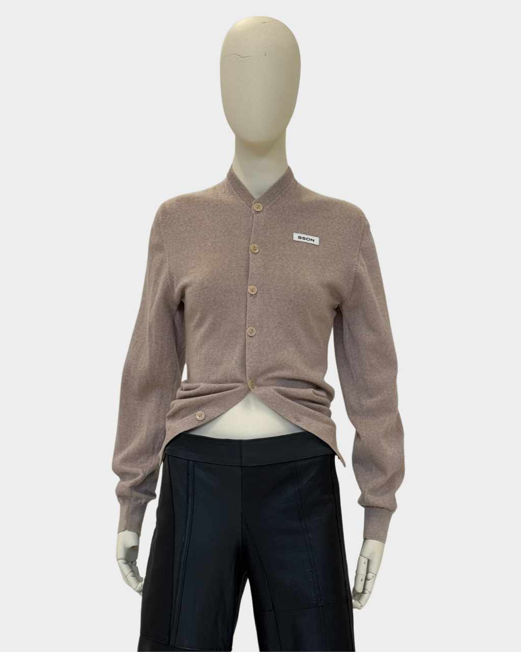 Shaped Button Down V-neck M