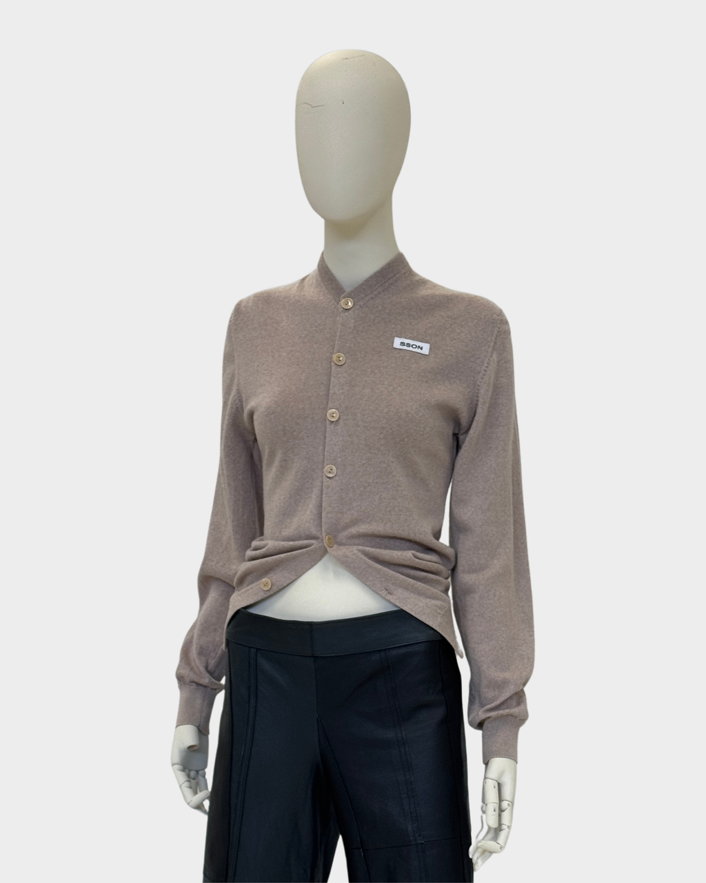 Shaped Button Down V-neck M